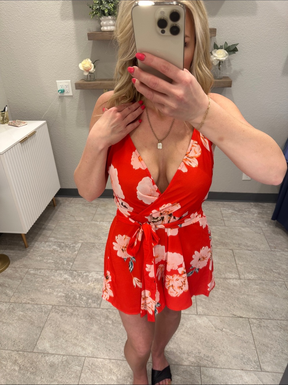 Sexy Red V neck Floral Tie-Waist Romper - Picture 2 of 5